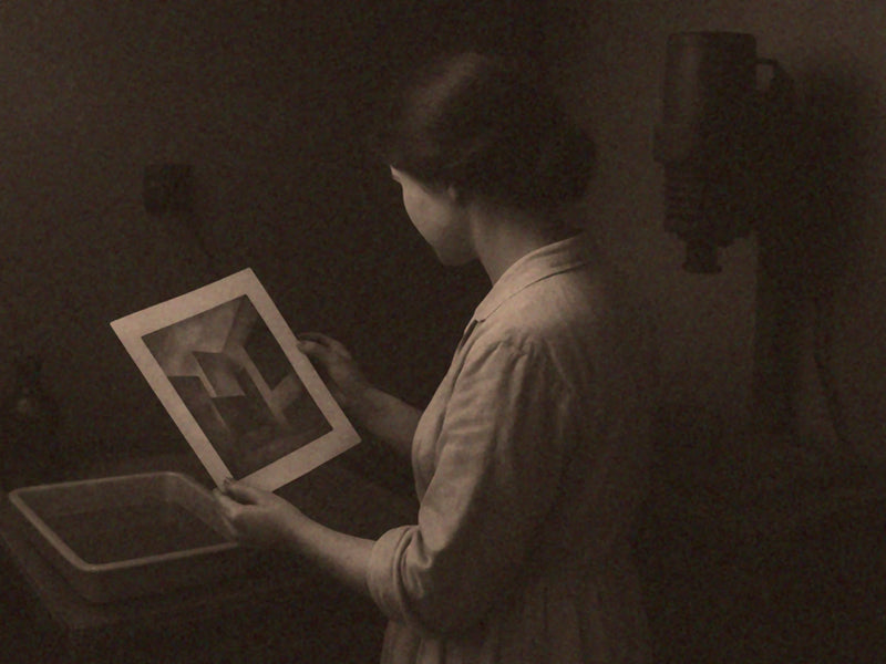 №. 19 — Lucia Moholy Grau Bild 1