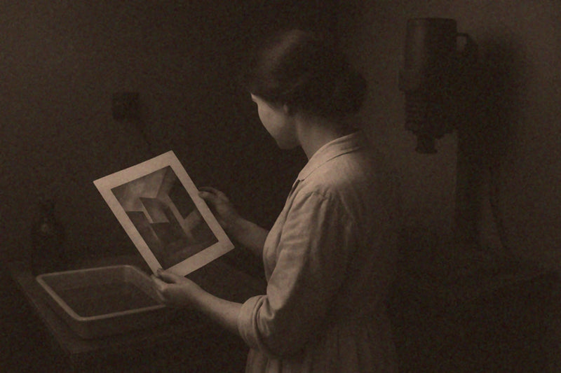 №. 19 — Lucia Moholy Grau Bild 1